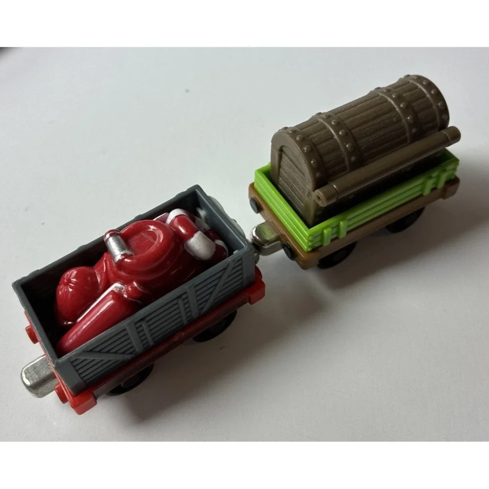 8 Piece Thomas & Friends Take N Play Breakdown Train Car and Others (21K)